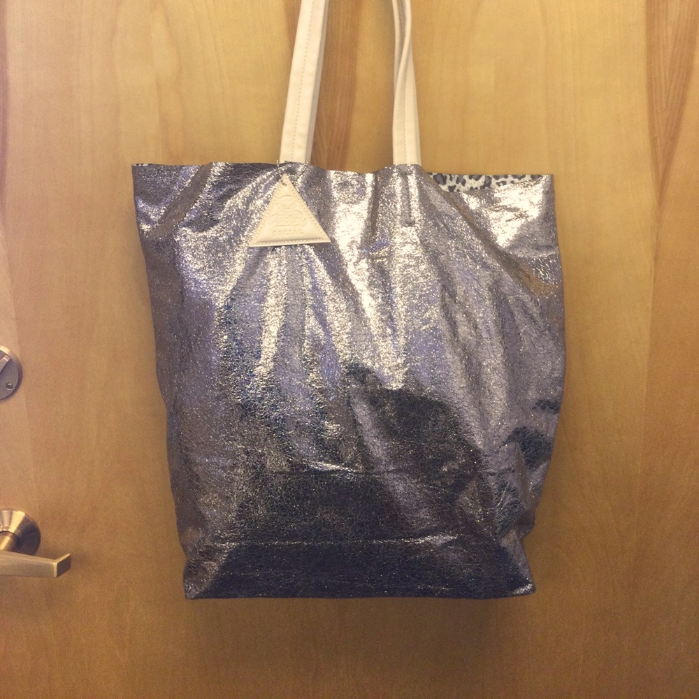 Sorial vegan leather shoulder bag.